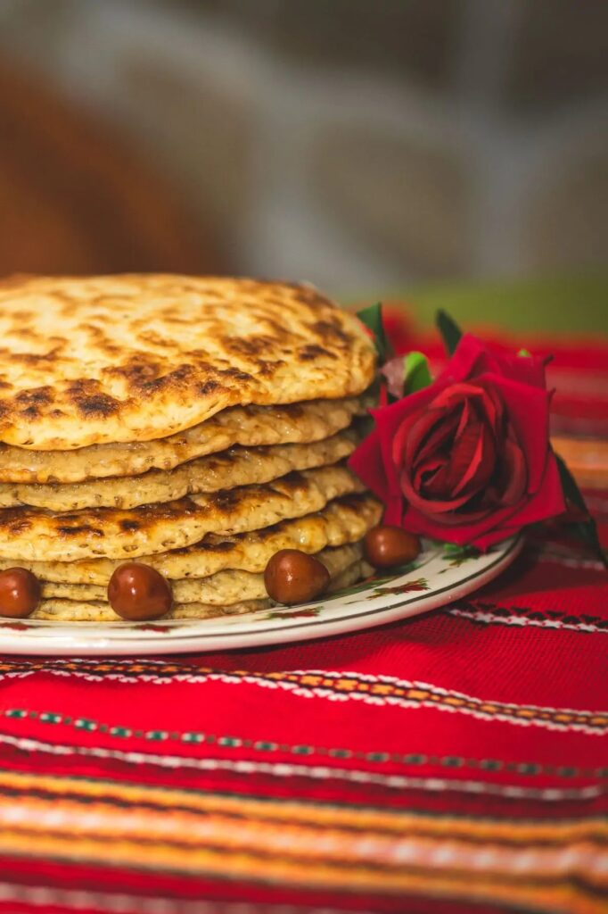 Урок с Ани за мандраджийски катми със сурватково тесто