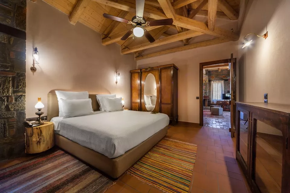 Приказка в дълбините на Агра̀фа